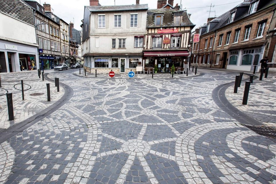 The city centre of Pont-Audemer.