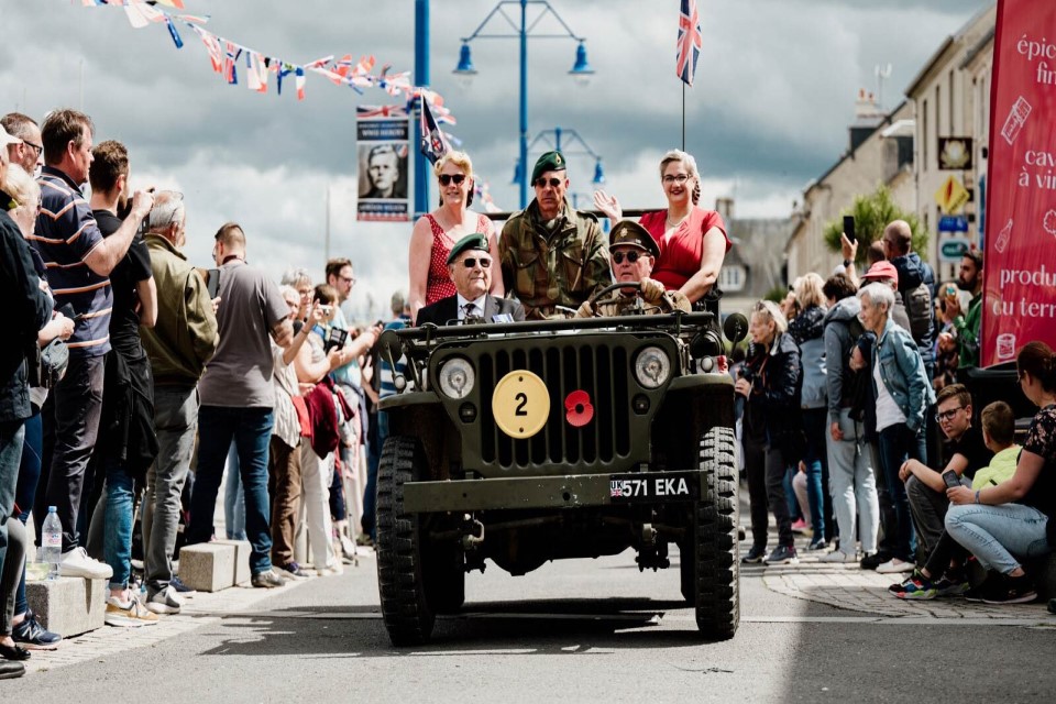 Défilé à Port-en-Bessin. 80e anniversaire du débarquement en Normandie