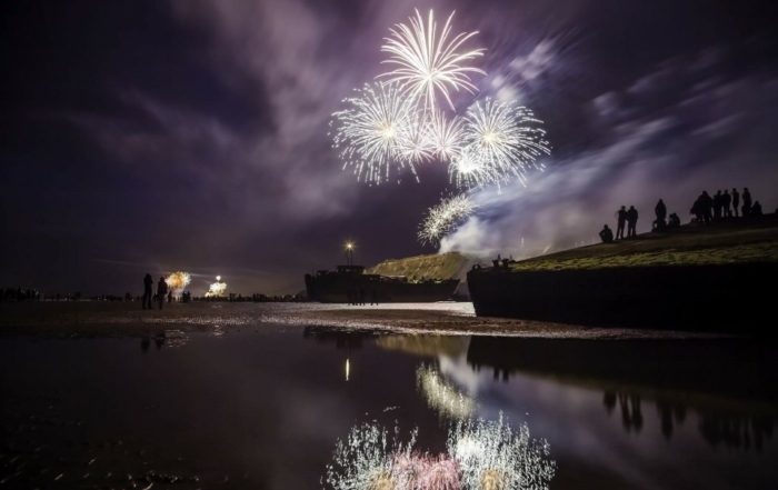 Feu d'artifice à Arromanches-les-Bains.