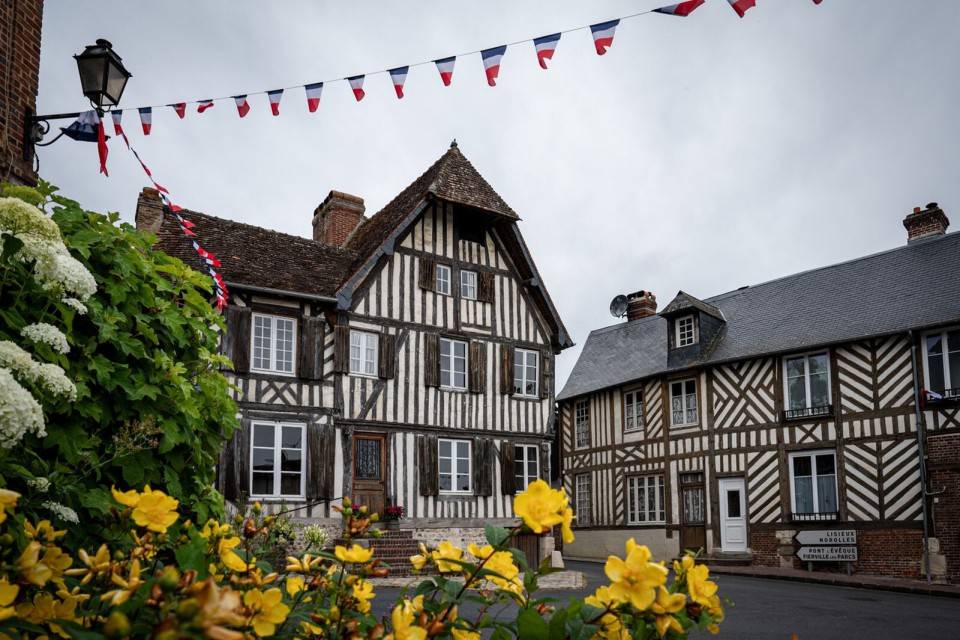 maisons-blangy-le-chateau-thomas-le-floc-h Maisons normandes à colombages à Blangy-le-Château.