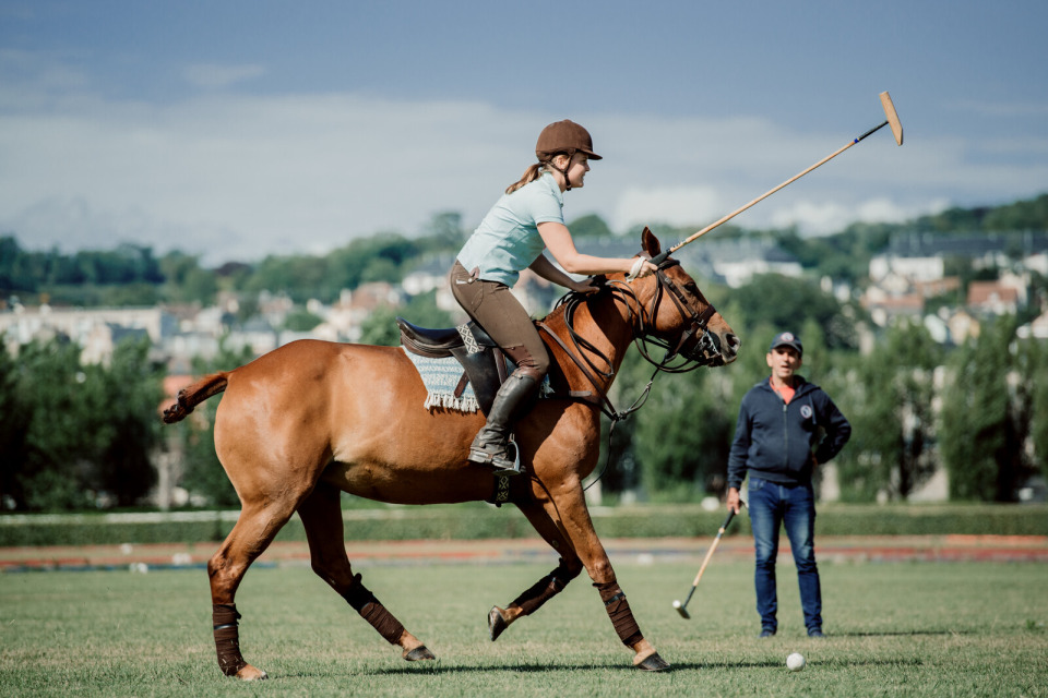 polo-deauville-marie-anais-thierry Partie de polo à Deauville avec une cavalière en pleine action.