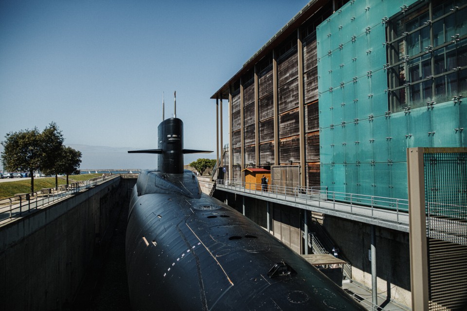 sous-marin-le-redoutable-cite-de-la-mer-cherbourg-coraline-leo-normandie-attractivite Le sous-marin Le Redoutable exposé à la Cité de la Mer de Cherbourg.